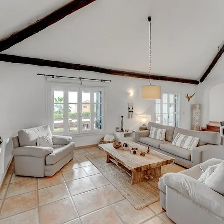 Villa Charming With Private And Heated Pool