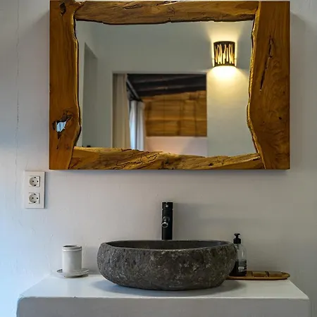 Charming With Private And Heated Pool *