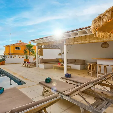 וילה Charming With Private And Heated Pool