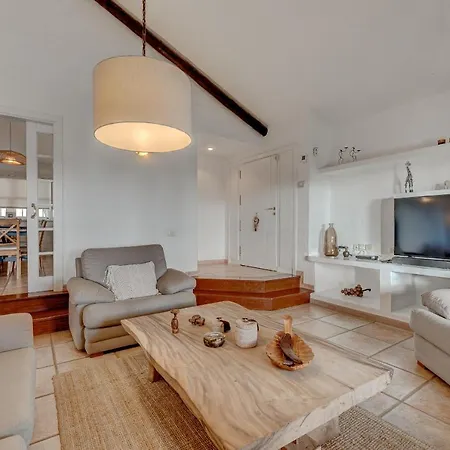 וילה Charming With Private And Heated Pool אדחה