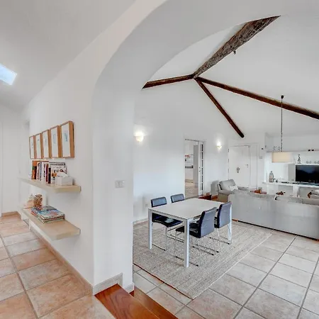 Charming With Private And Heated Pool *