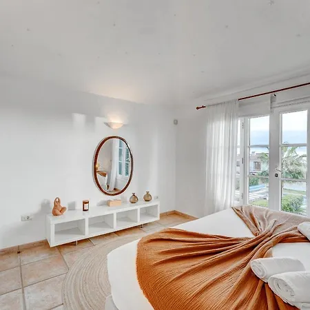 Charming With Private And Heated Pool Villa