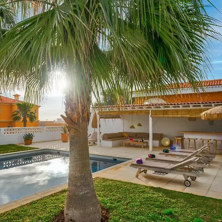 Charming With Private And Heated Pool וילה אדחה