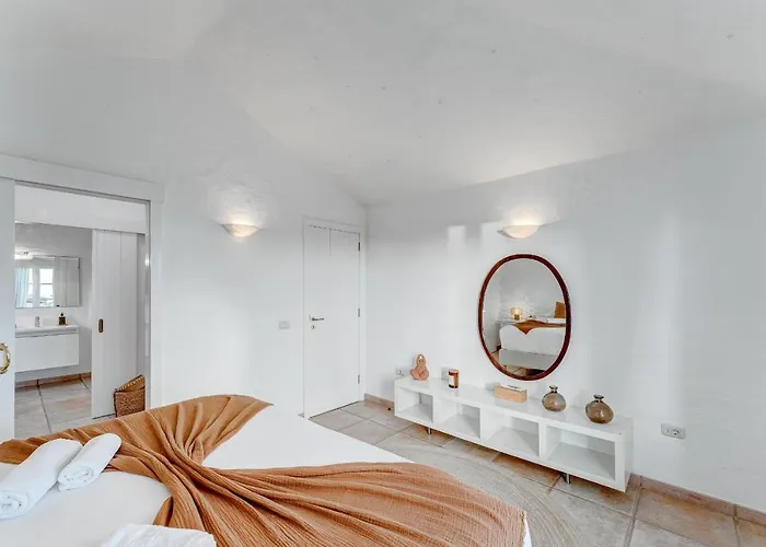 Charming With Private And Heated Pool 빌라