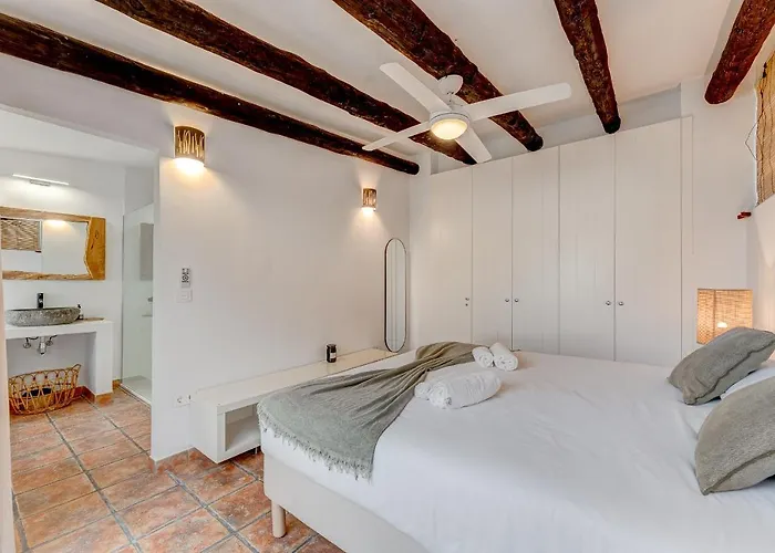 Charming With Private And Heated Pool 빌라