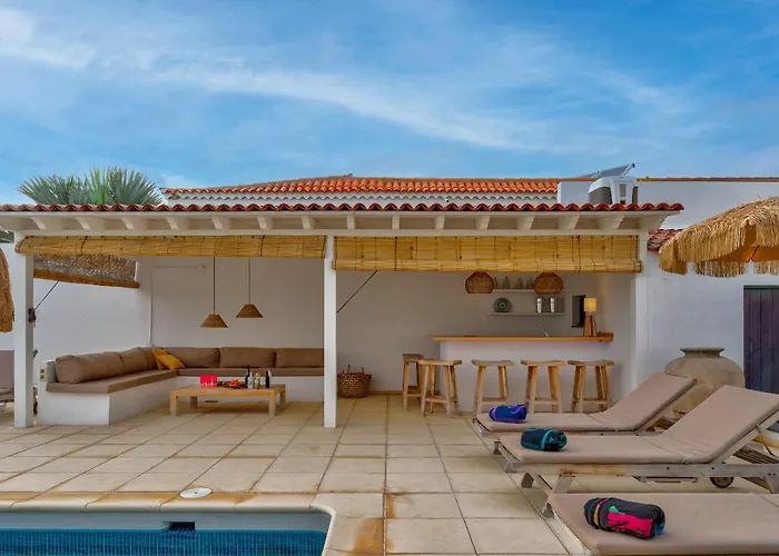 Villa Charming With Private And Heated Pool