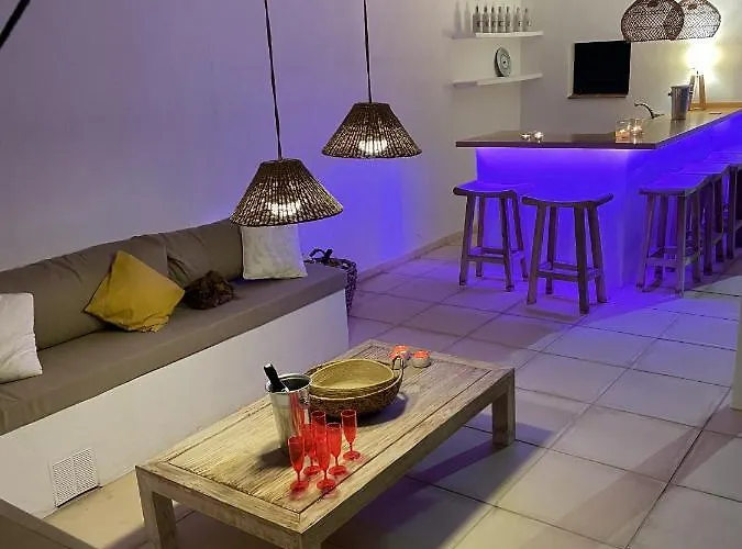 Villa Charming With Private And Heated Pool