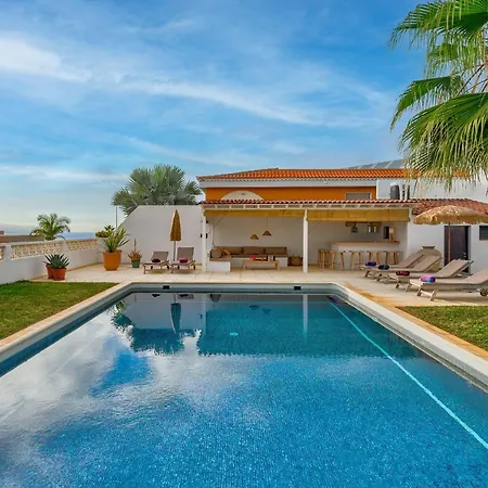 Charming With Private And Heated Pool * 阿德耶