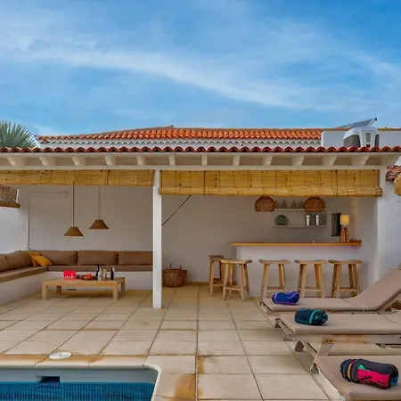 别墅 Charming With Private And Heated Pool